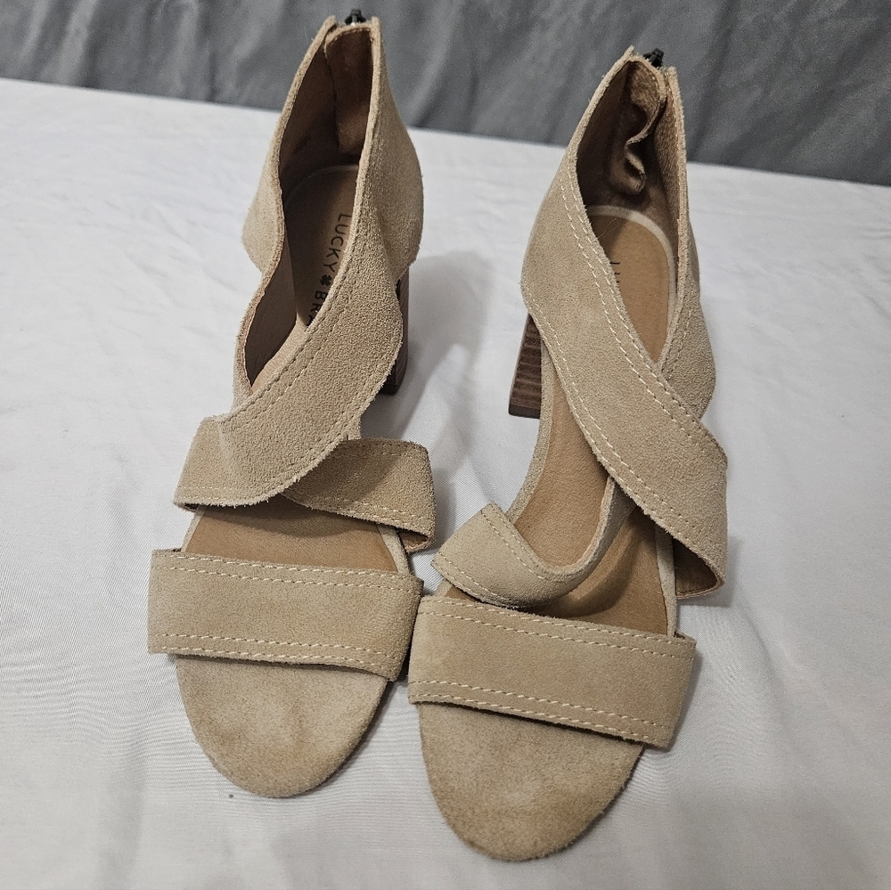 Lucky Brand Vidva Block Heel Preppy Zip Back Heeled Strappy Sandal Size 8.5